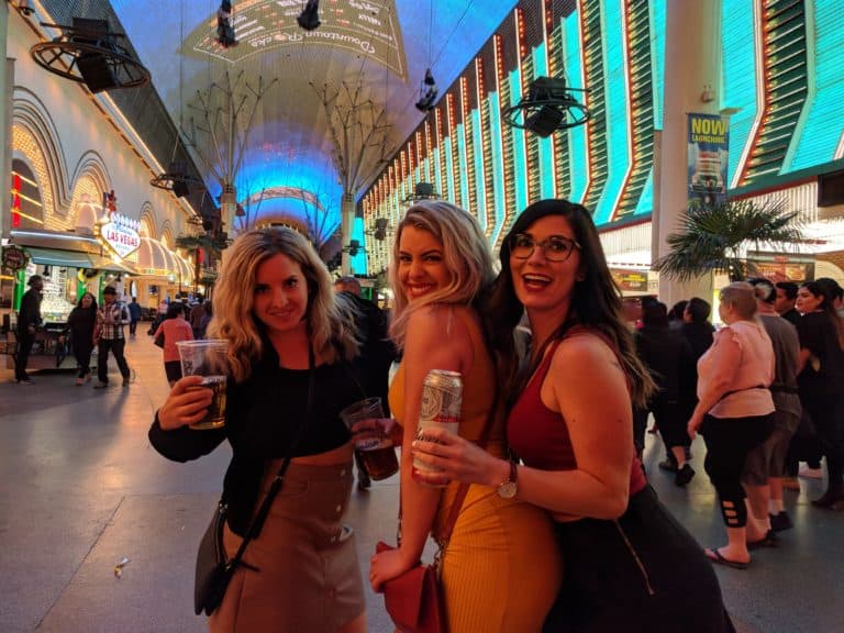 Free Drinks in Vegas: How to Get Them & What to Order (best casinos in