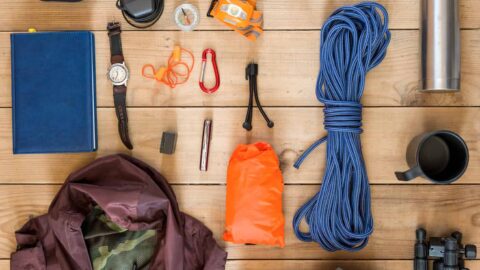 Day Hike Packing List | 13 Essentials For Hiking (& How To Avoid Extra ...