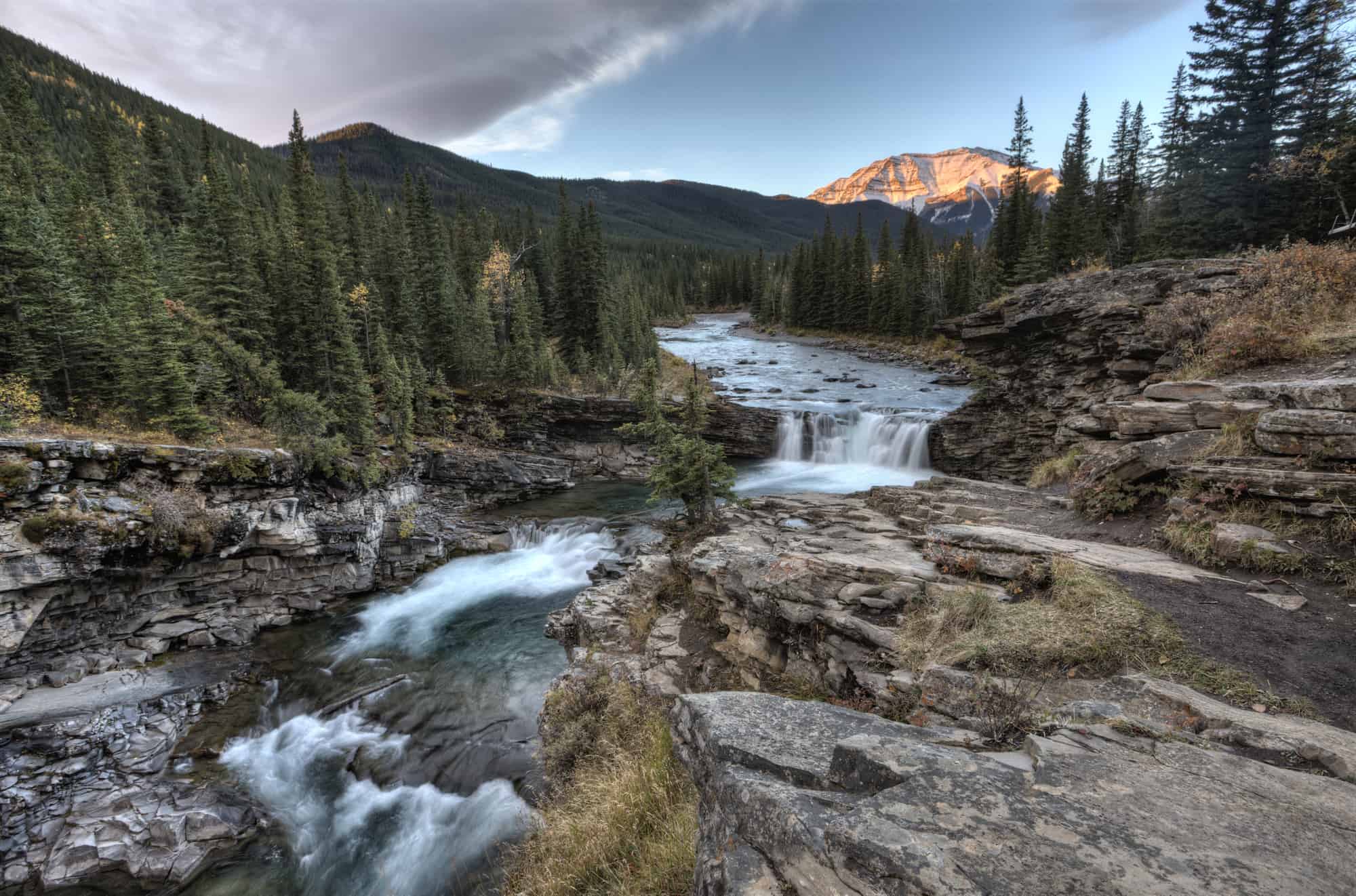 13 Fresh and Unique Day Trips from Calgary for 2024 (free mini itineraries)