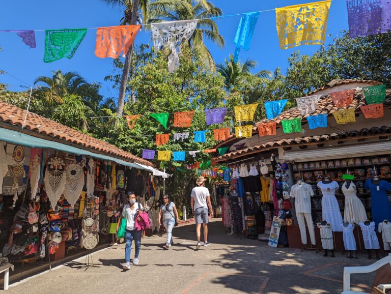 Puerto Vallarta vs. Nuevo Vallarta Here's Where to Visit
