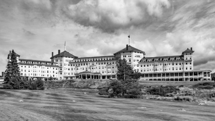 The Haunting History of the Mount Washington Hotel